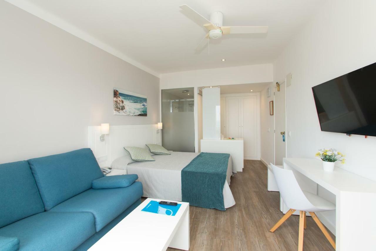Junior Suite con Vista Mare Laterale (2 Adulti + 1 Bambino)